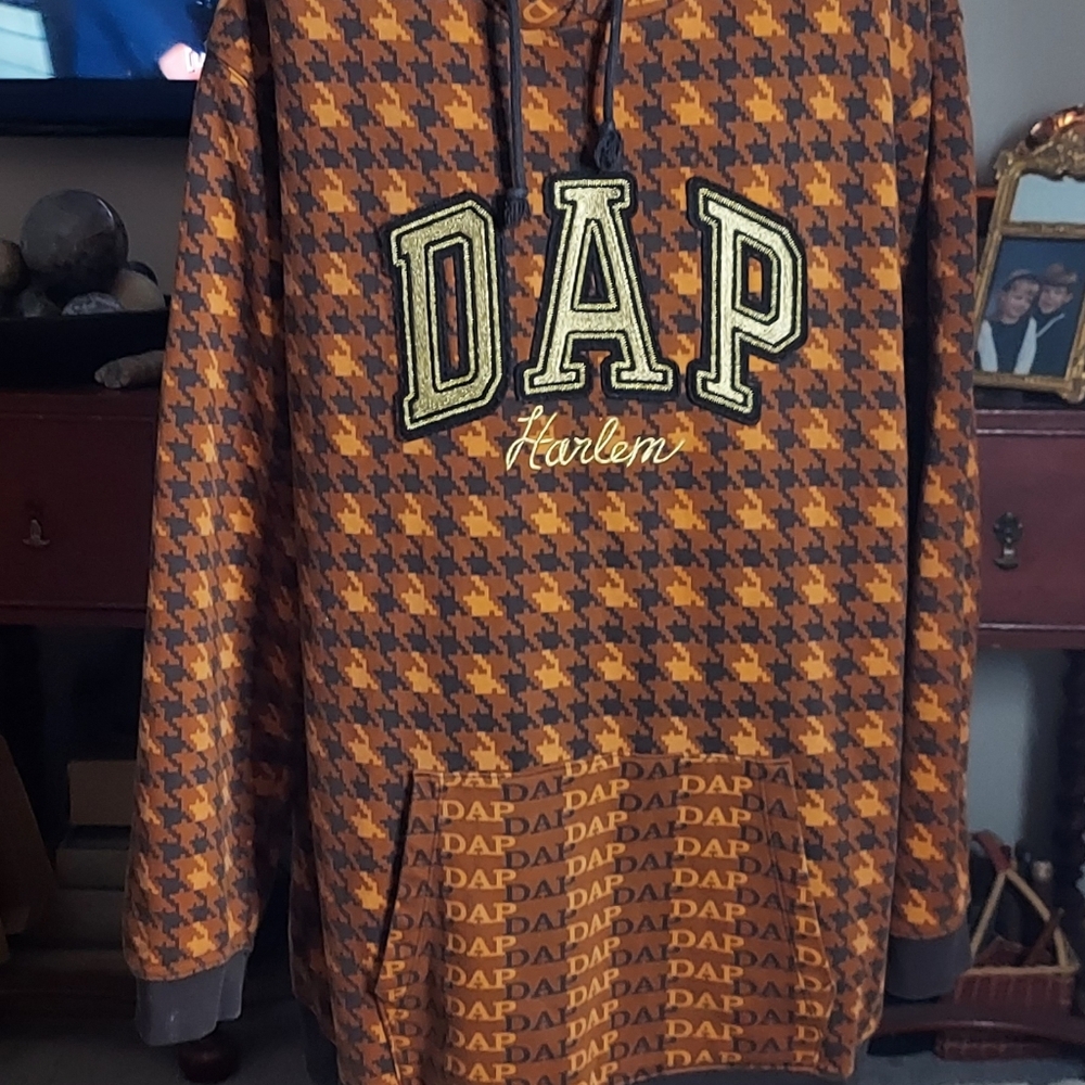 Dapper Dan X GAP | Monogram | Gold / Houndstooth | DAP Embroidered Hoodie - Picture 13 of 13